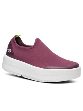 OOFOS Women's OOmega eeZee Low Mulberry Shoes Recovery Platform Heel Sneakers 10